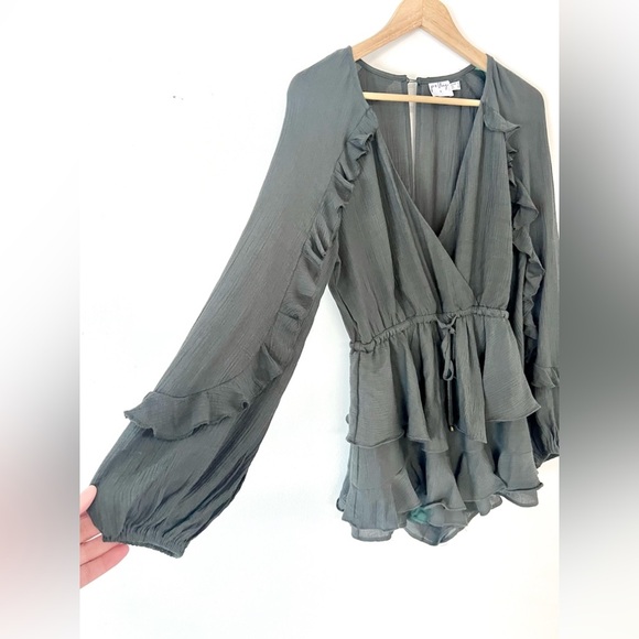 Princess Polly Dark Green Long Sleeve Ruffle Romper Size Small - Picture 3 of 12